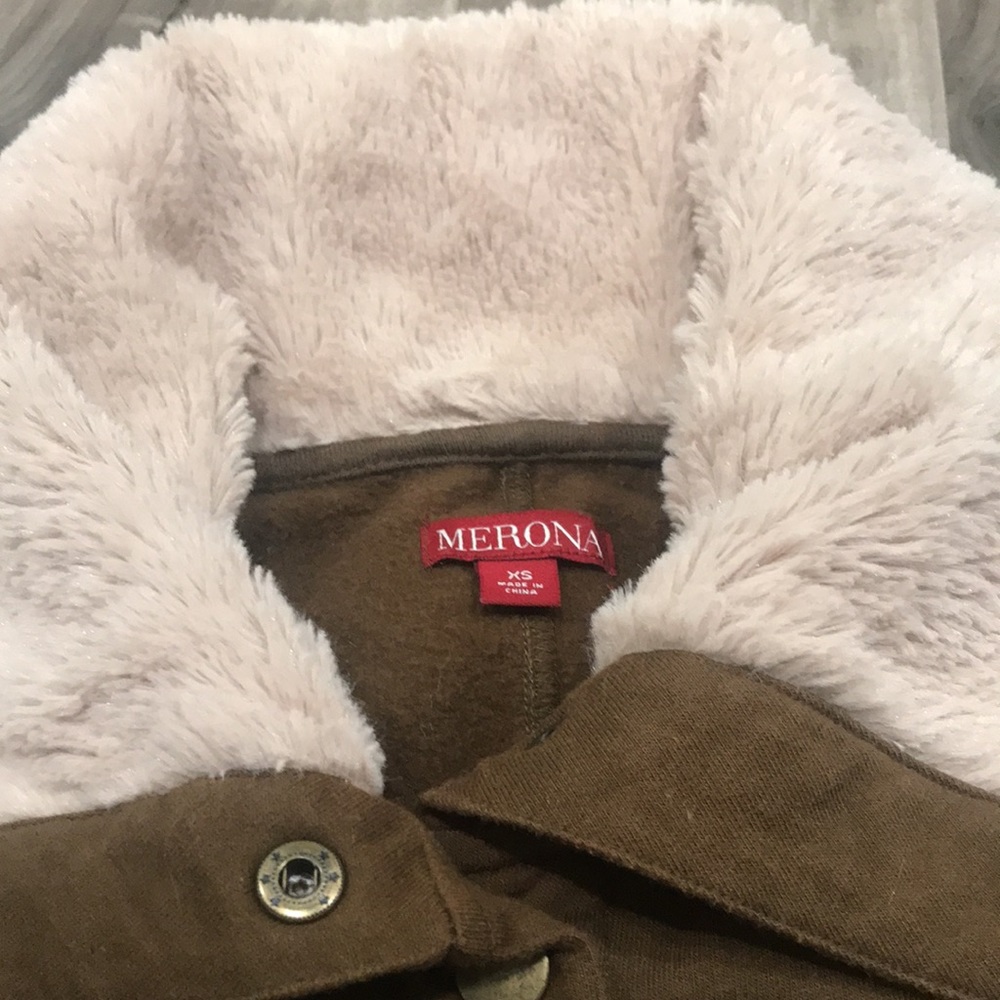 Lightweight Jacket - Picture 2 of 3